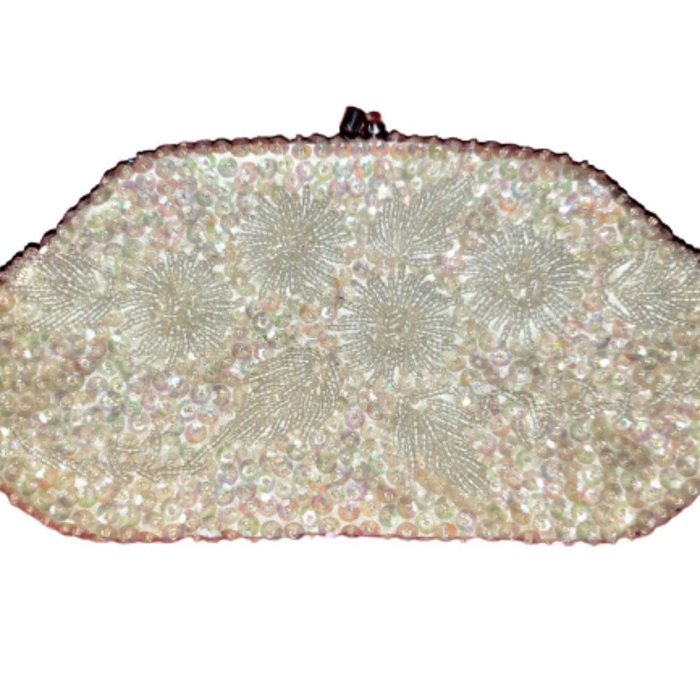 1960s 60s White Beaded Purse Vintage Kiss Clasp Clutch Retro Wedding Accessory